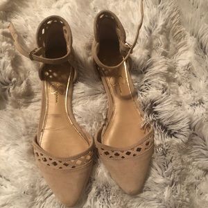 Nude flats